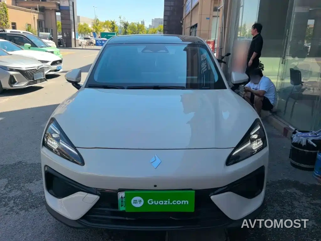 Baojun Yunhai 2024 140km Plug-in Hybrid — фото 3