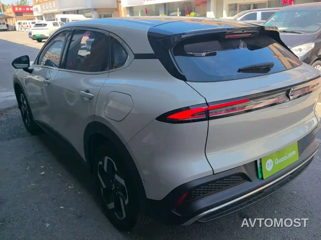 Baojun Yunhai 2024 140km Plug-in Hybrid — фото 5