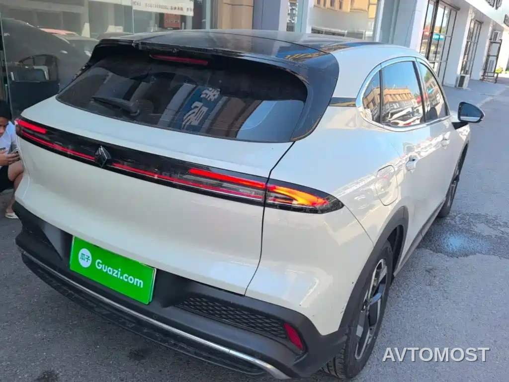 Baojun Yunhai 2024 140km Plug-in Hybrid — фото 7