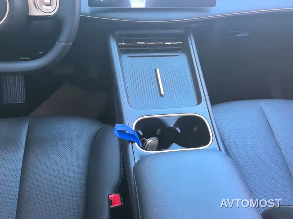 Baojun Yunhai 2024 140km Plug-in Hybrid — фото 14