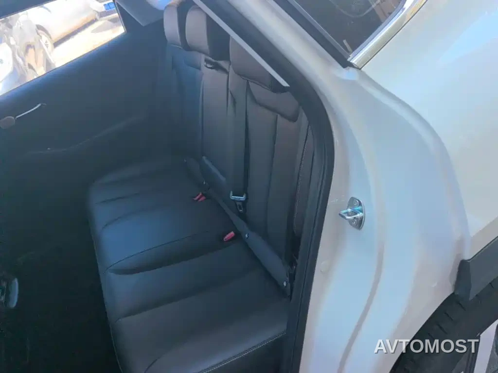 Baojun Yunhai 2024 140km Plug-in Hybrid — фото 17