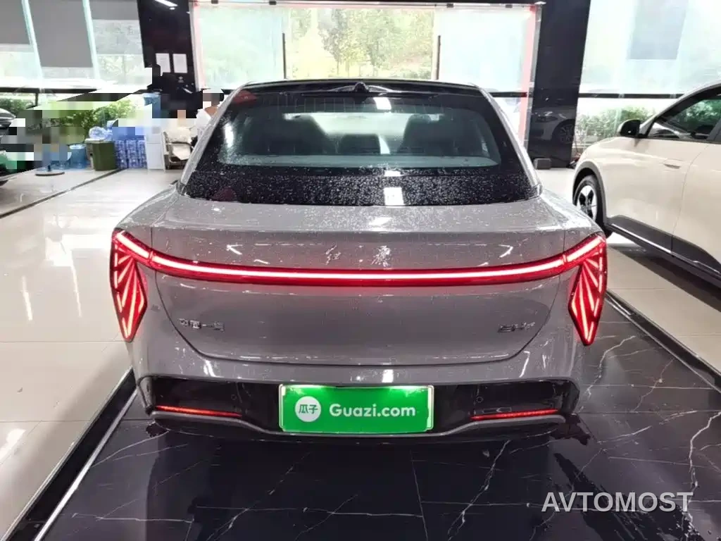 Hongqi EH7 2025 640 AWD Smart Selection Edition — фото 6