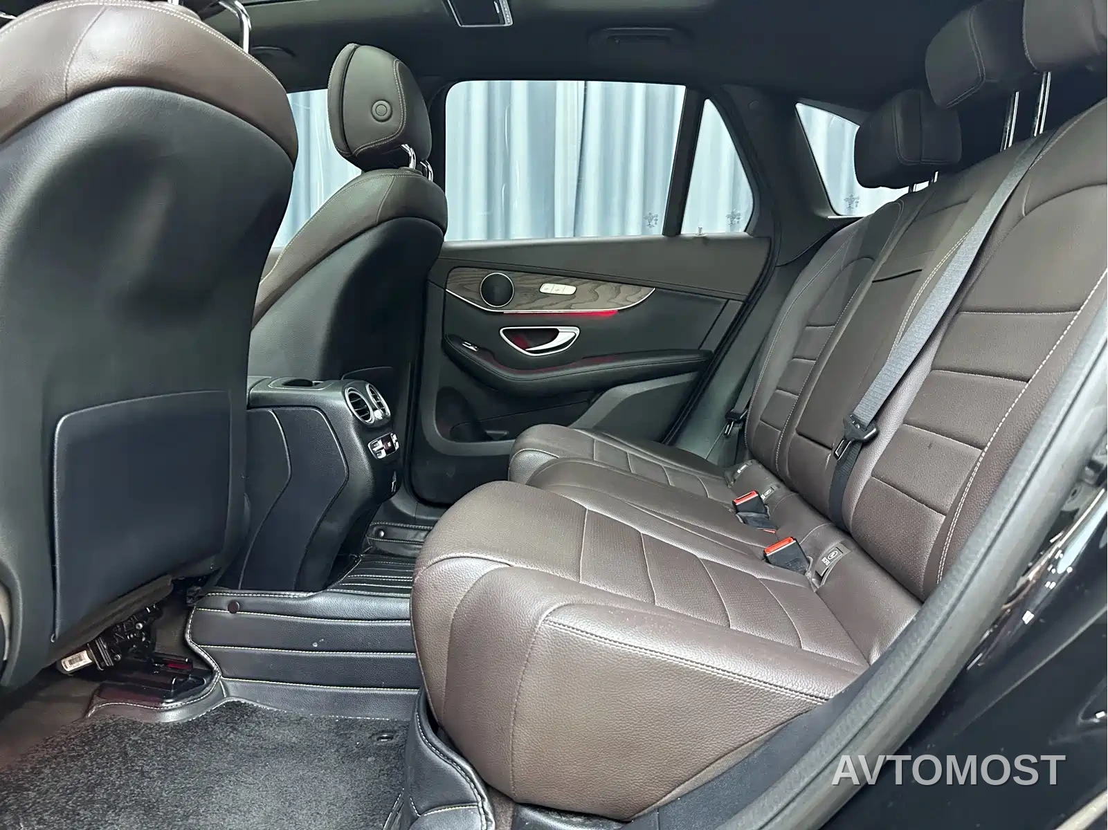 Mercedes-Benz GLC 2021 GLC 260 L 4MATIC Luxury — фото 4