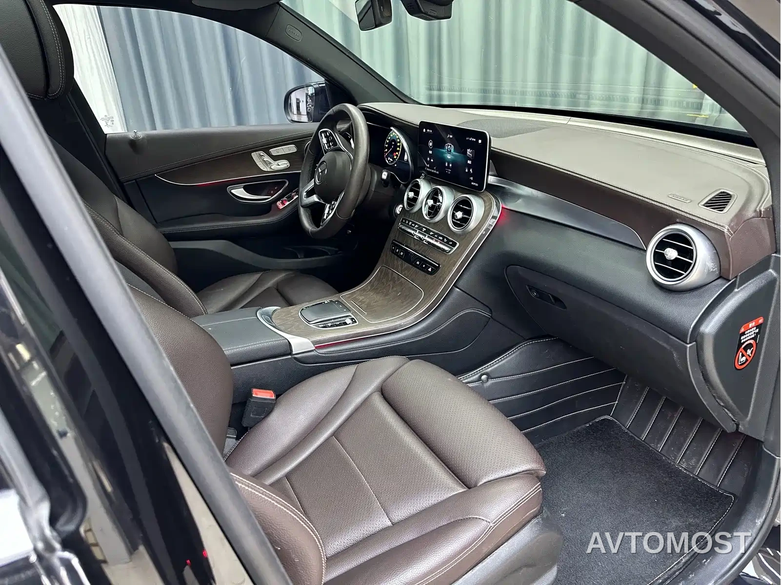Mercedes-Benz GLC 2021 GLC 260 L 4MATIC Luxury — фото 11