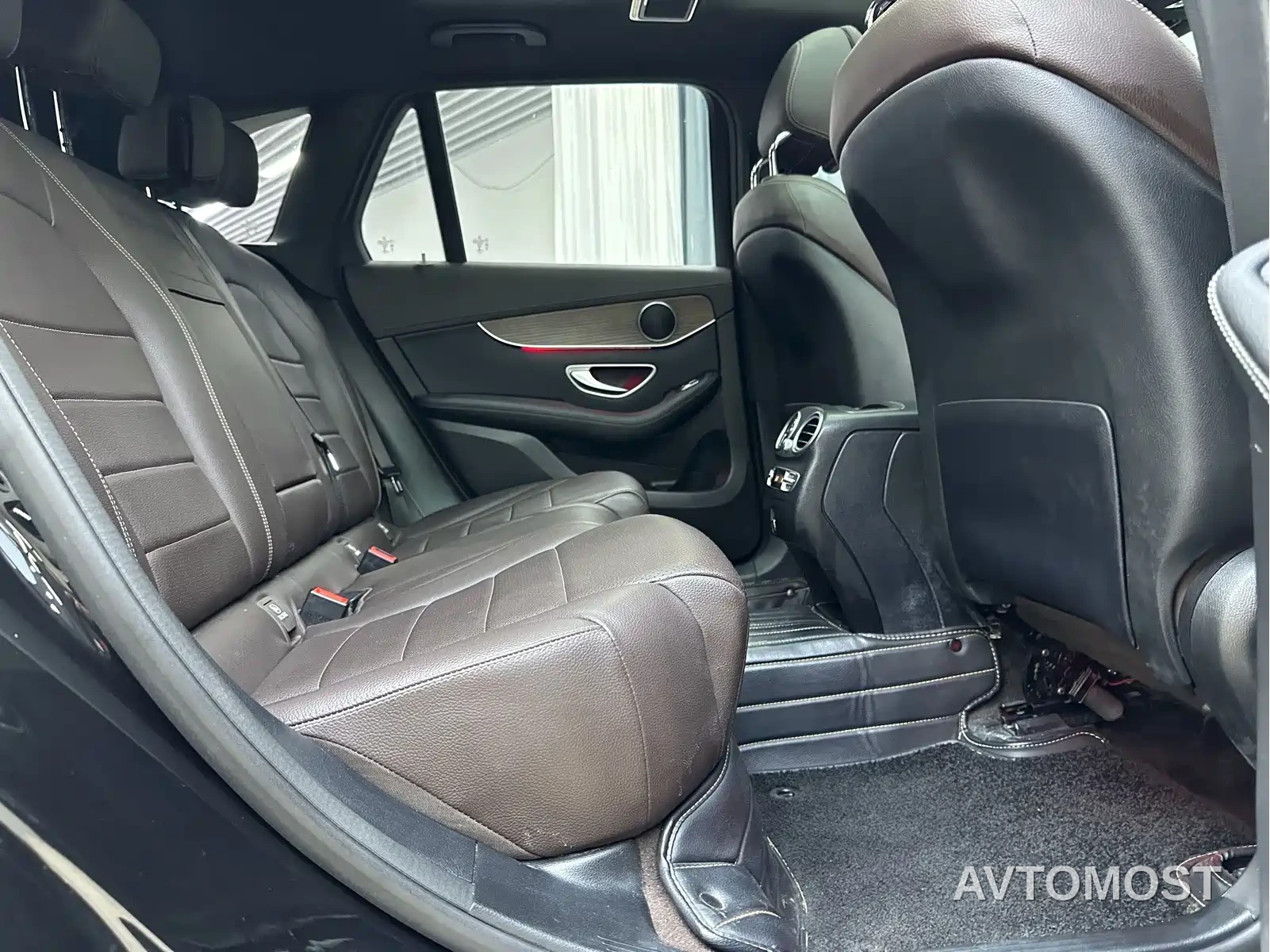 Mercedes-Benz GLC 2021 GLC 260 L 4MATIC Luxury — фото 12