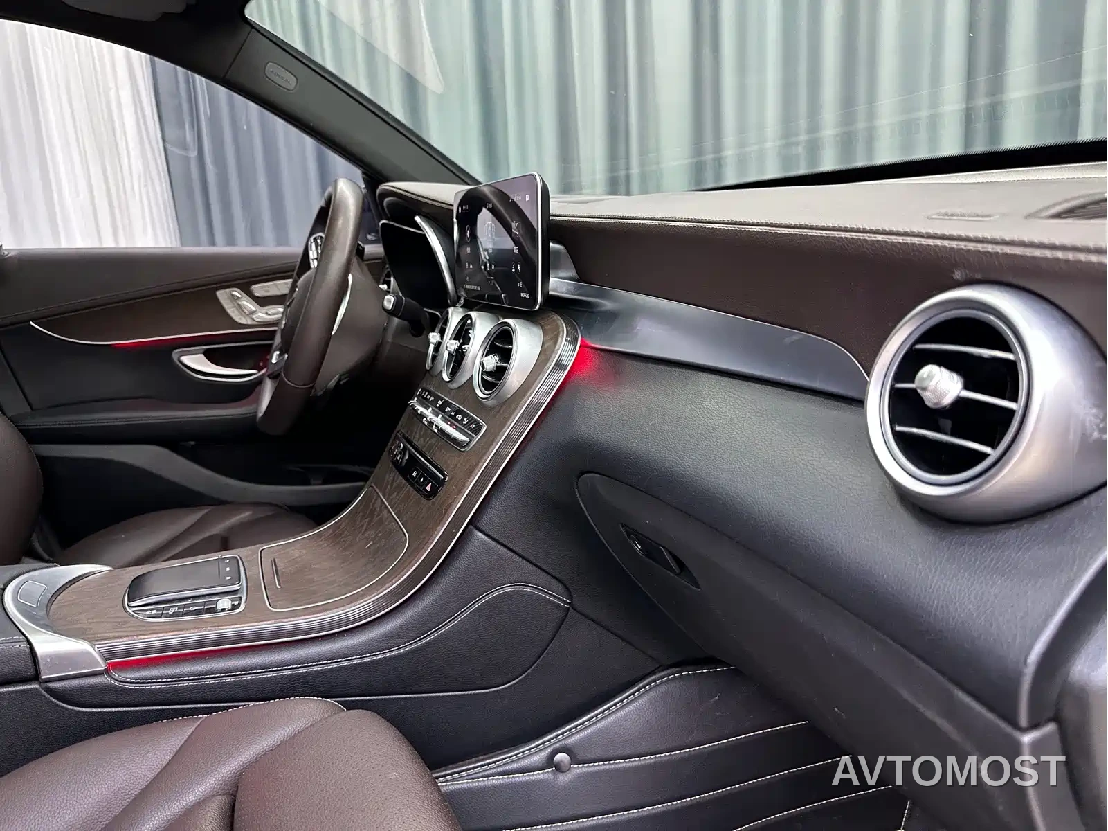 Mercedes-Benz GLC 2021 GLC 260 L 4MATIC Luxury — фото 14
