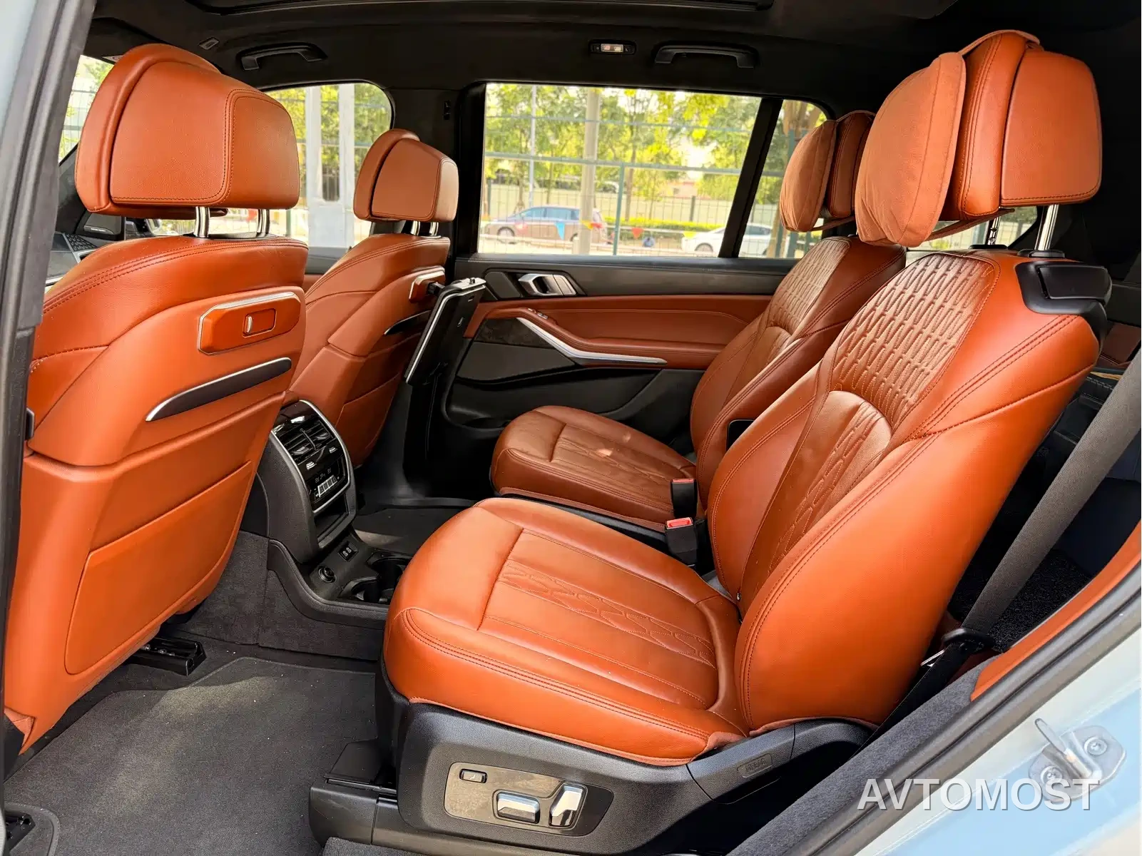 BMW X7 2023 xDrive40i Exclusive M Sport Package — фото 13