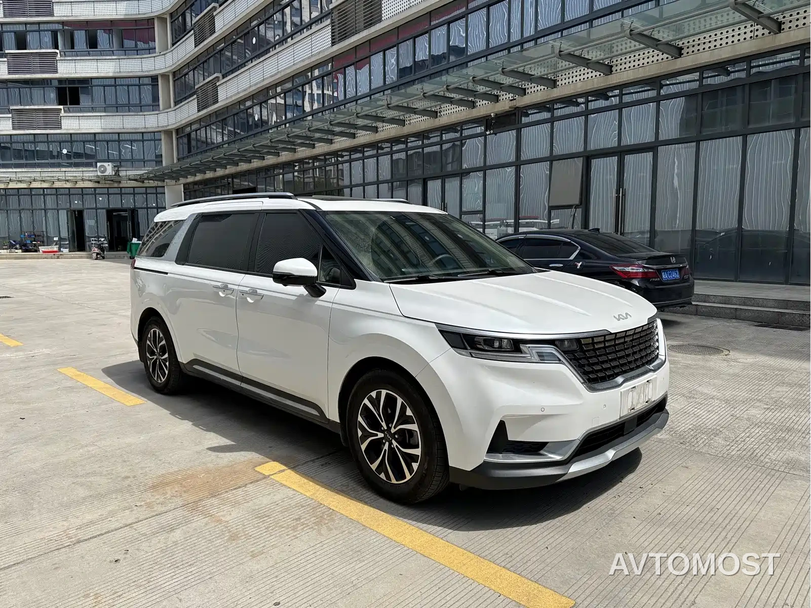 Kia Carnival 2021 2.0T Flagship Edition — фото 3