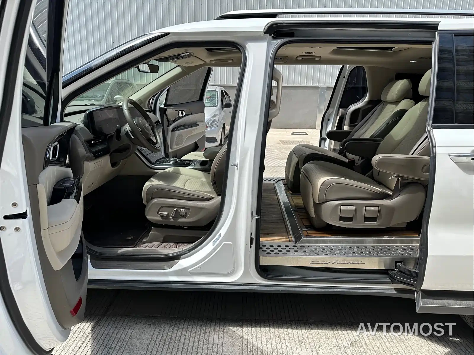 Kia Carnival 2021 2.0T Flagship Edition — фото 9