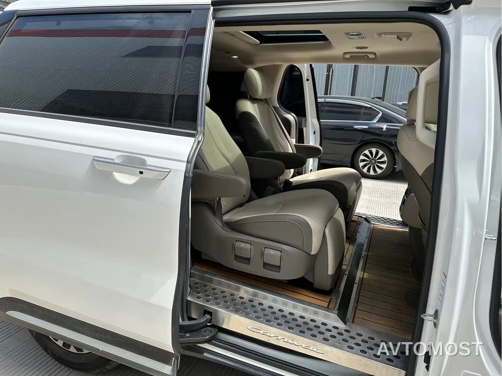 Kia Carnival 2021 2.0T Flagship Edition — фото 16