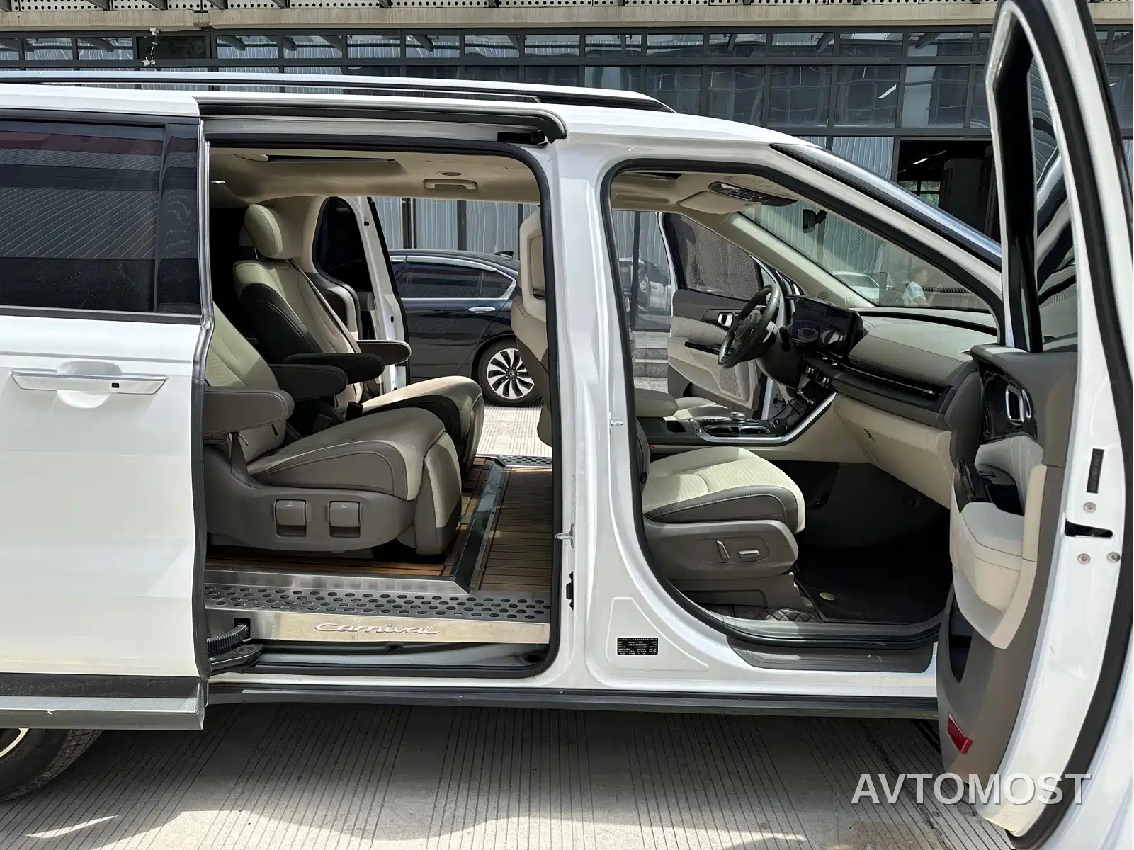 Kia Carnival 2021 2.0T Flagship Edition — фото 17
