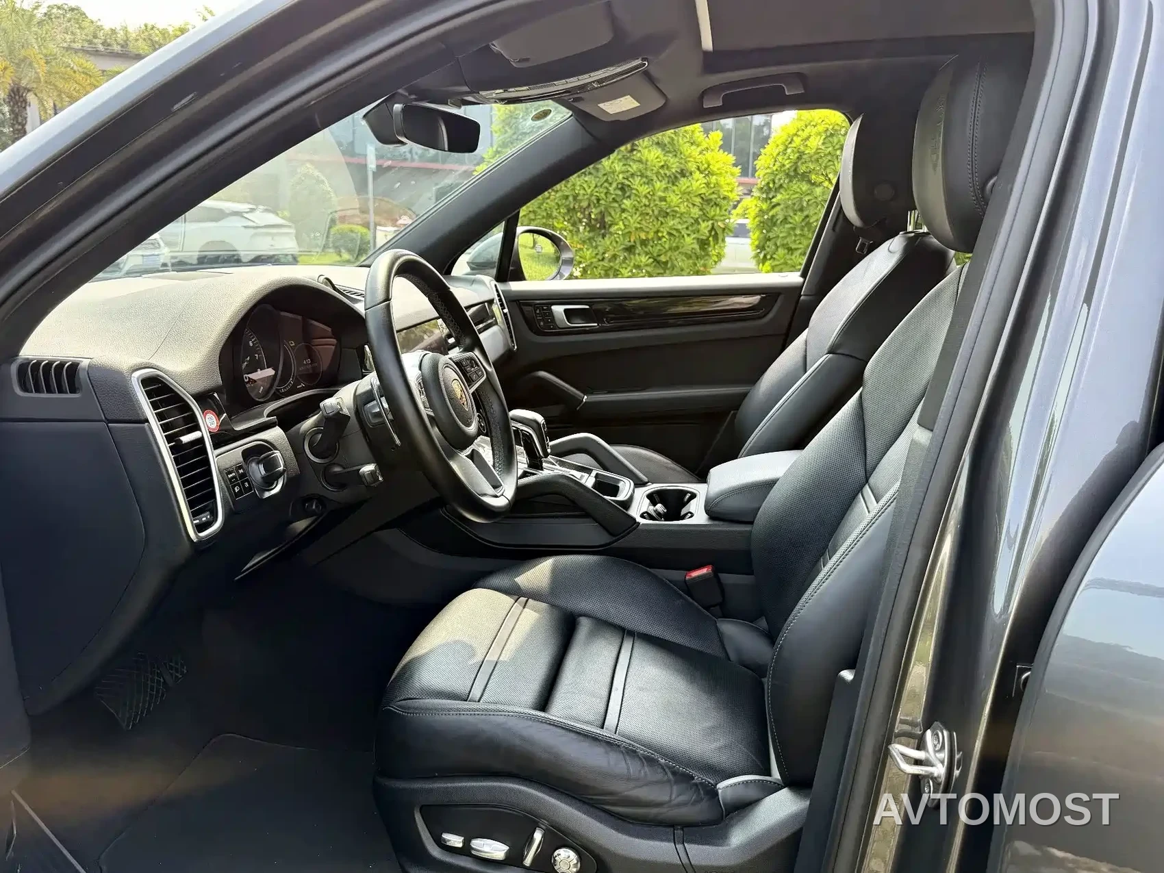 Porsche Cayenne New Energy 2021 Cayenne E-Hybrid 2.0T — фото 8