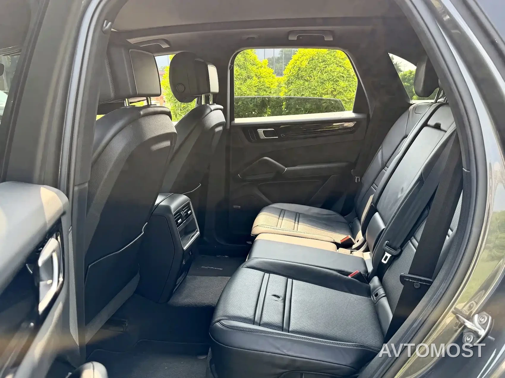 Porsche Cayenne New Energy 2021 Cayenne E-Hybrid 2.0T — фото 10