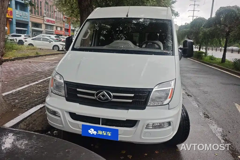 SAIC Maxus Xintu V80 2021 2.0T Manual Classic Aoyuntong Short Wheelbase Medium Roof 5/6-Seater — фото 2