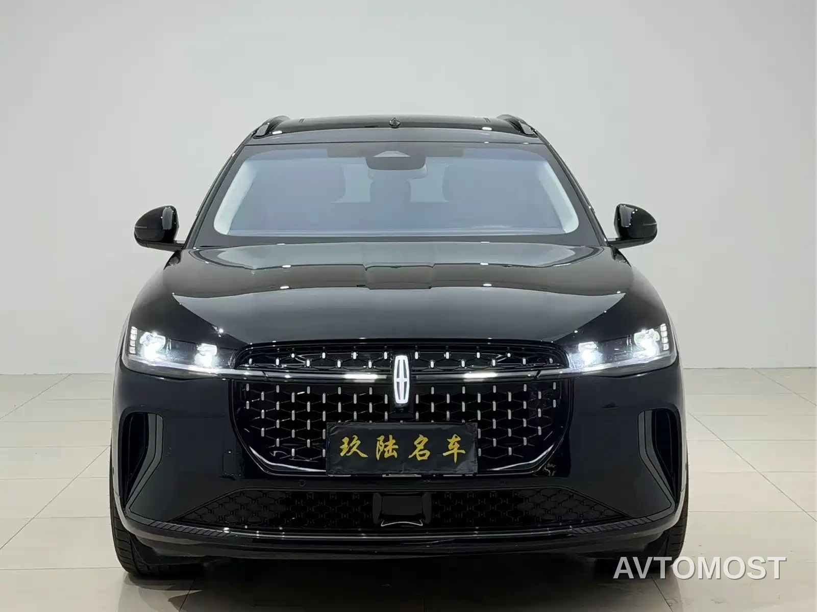 Lincoln Nautilus 2023 2.0T AWD Zun Rui Hybrid Edition — фото 2