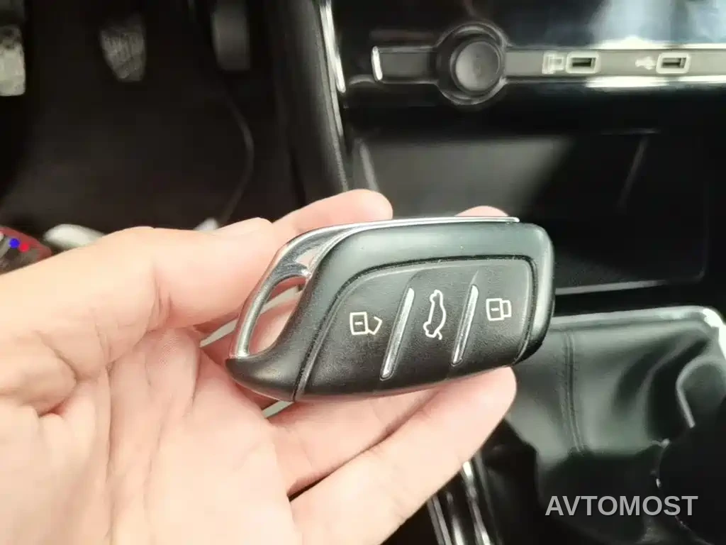 Roewe i5 2020 1.5L Manual 4G Connected Premium Flagship Edition — фото 9