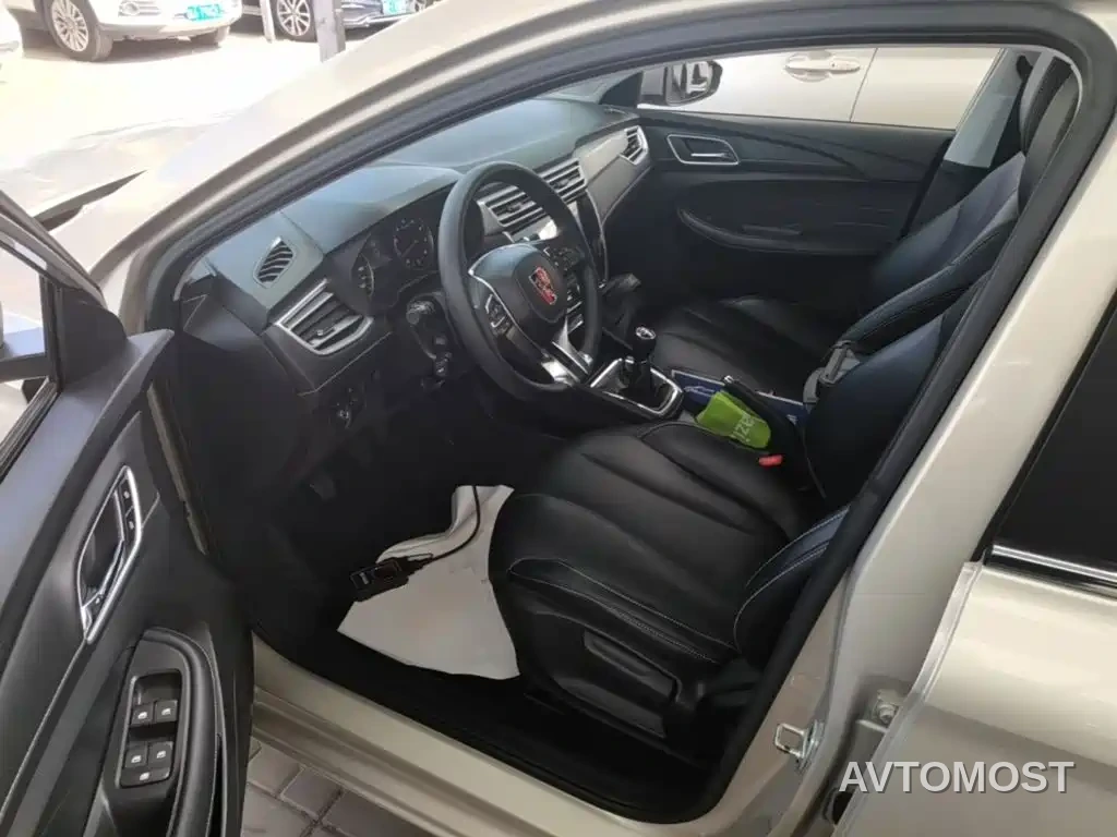 Roewe i5 2020 1.5L Manual 4G Connected Premium Flagship Edition — фото 15