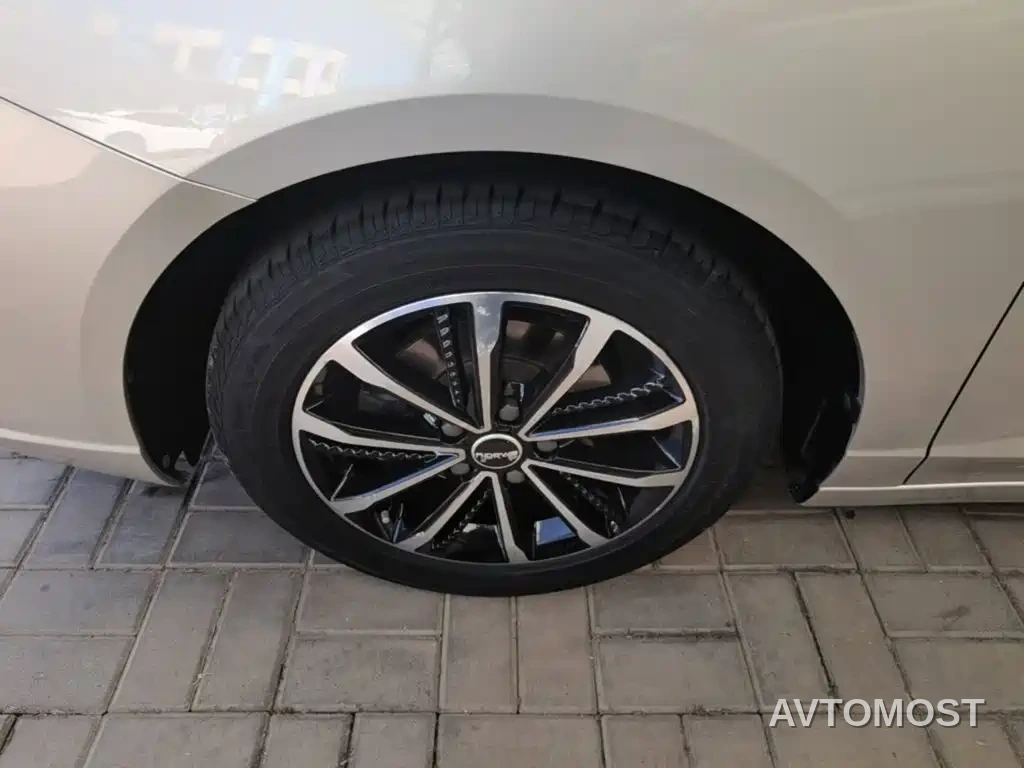 Roewe i5 2020 1.5L Manual 4G Connected Premium Flagship Edition — фото 21