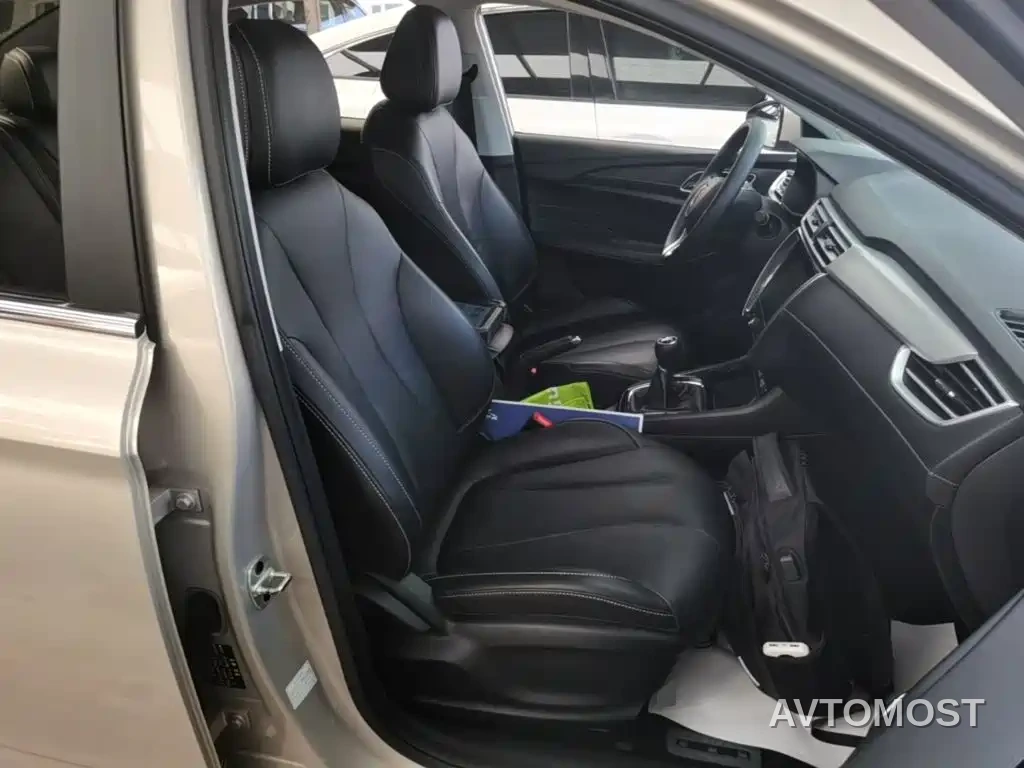 Roewe i5 2020 1.5L Manual 4G Connected Premium Flagship Edition — фото 23
