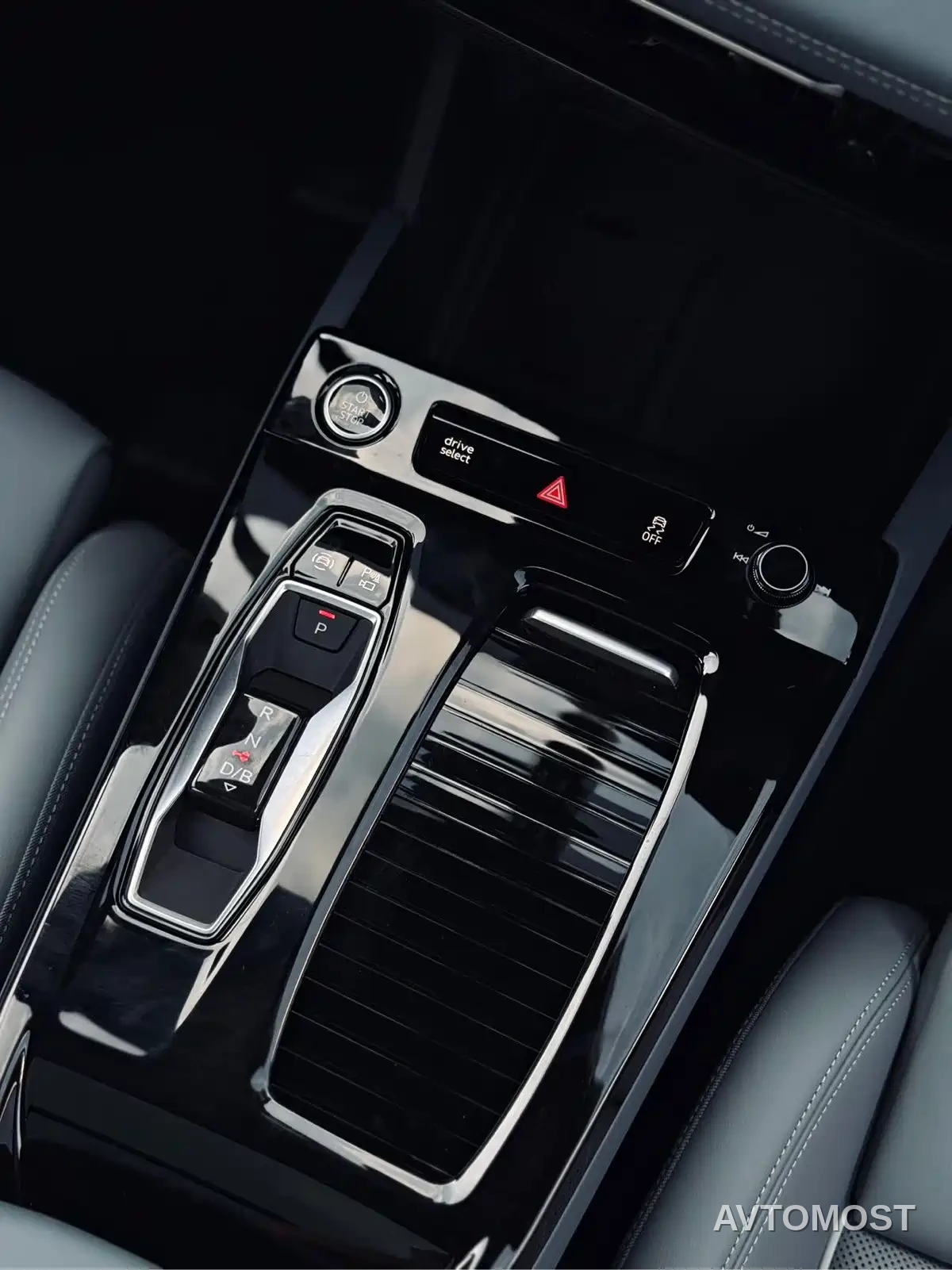 Audi Q6L Sportback e-tron 2025 Model Ultra Long Range Edition — фото 10