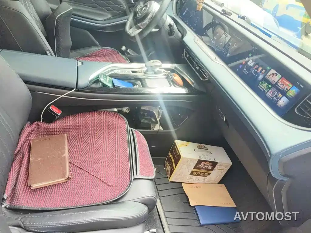 VOYAH FREE 2021 AWD Standard Range Extender Exclusive Luxury Package — фото 12
