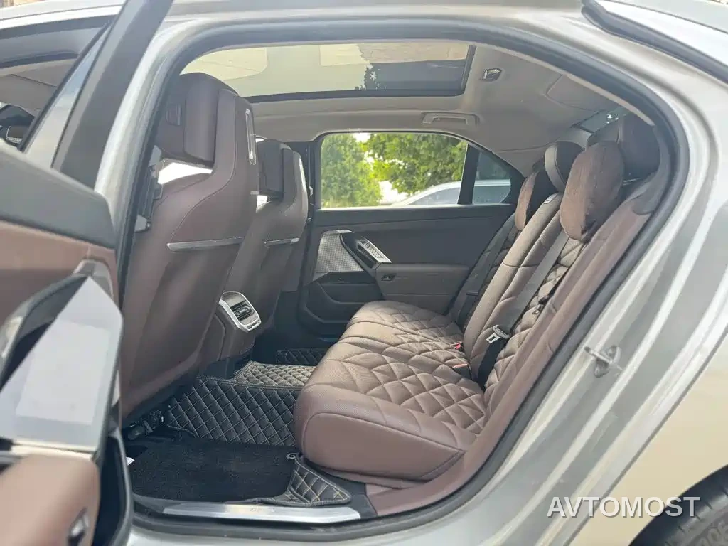 BMW i7 2023 eDrive50L Leading M Sport Package — фото 5