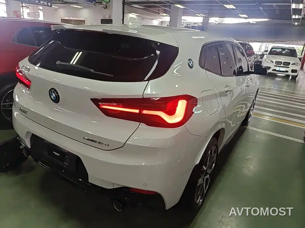BMW X2 2022 sDrive25i Black Night Edition — фото 2