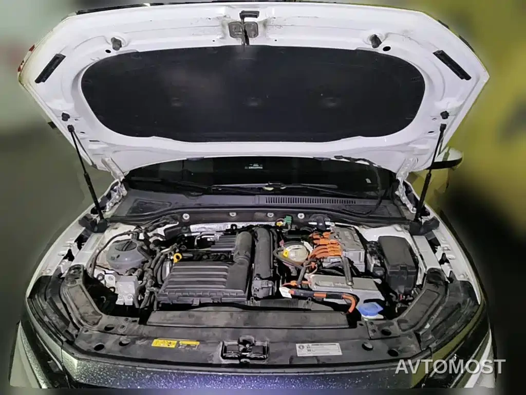 Volkswagen Passat New Energy 2022 430PHEV Hybrid Luxury Edition — фото 3
