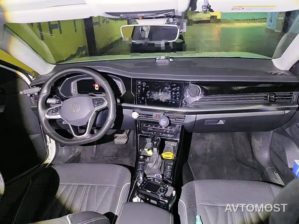 Volkswagen Passat New Energy 2022 430PHEV Hybrid Luxury Edition — фото 12
