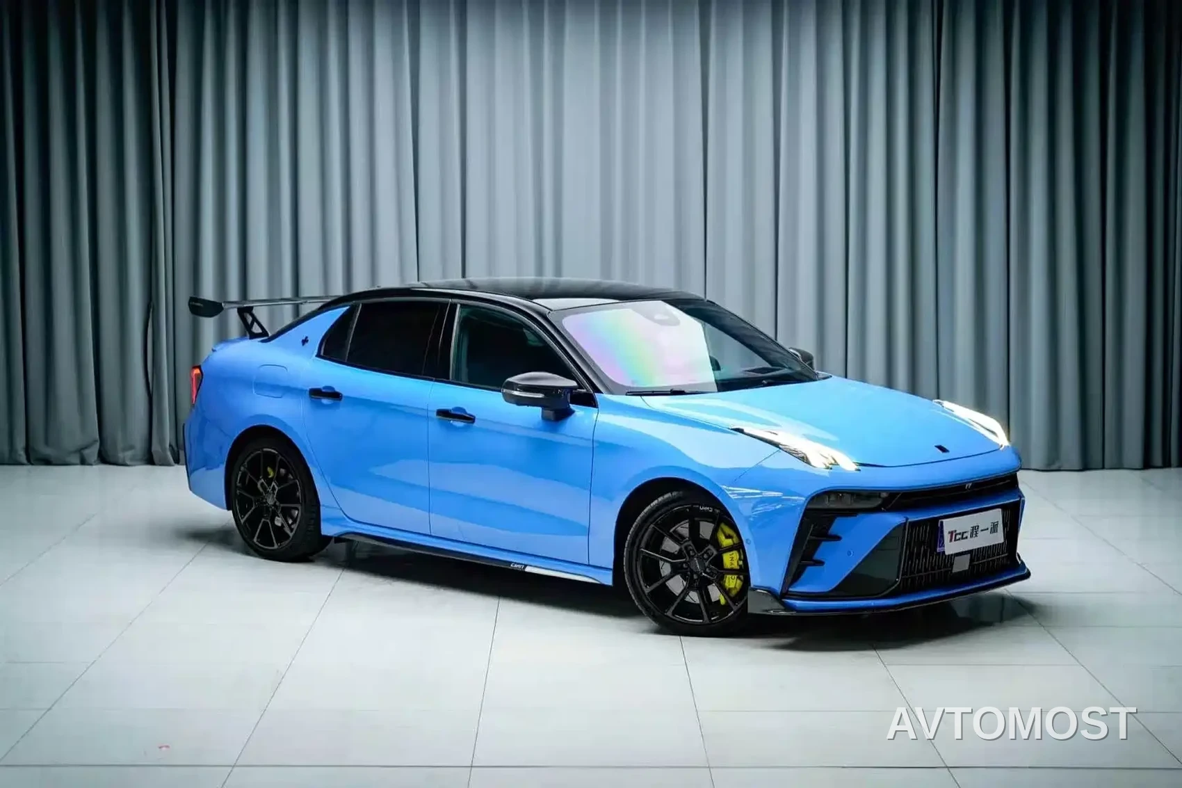 Lynk & Co 03 2023 03+ 2.0TD Auto Cyan Custom Performance Package — фото 3