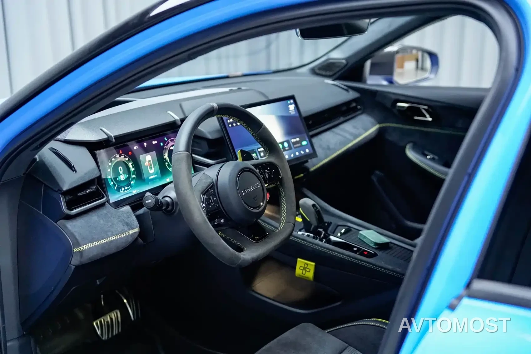 Lynk & Co 03 2023 03+ 2.0TD Auto Cyan Custom Performance Package — фото 5