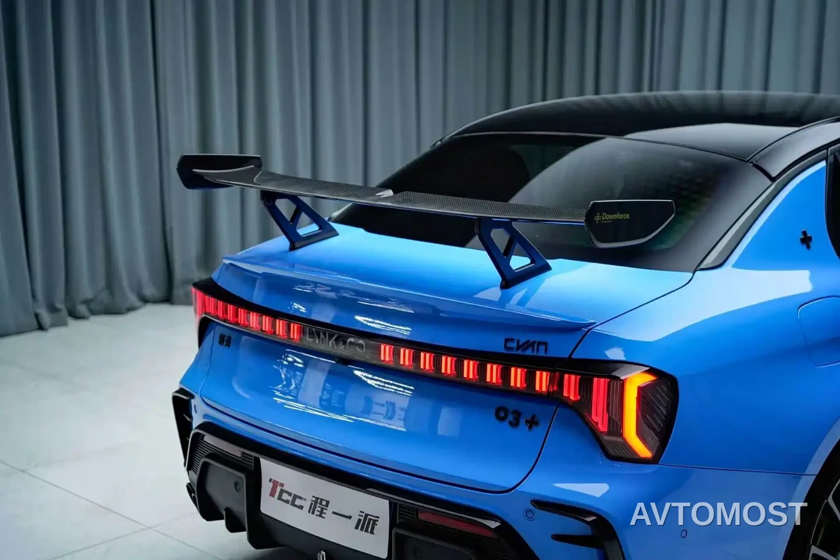 Lynk & Co 03 2023 03+ 2.0TD Auto Cyan Custom Performance Package — фото 13