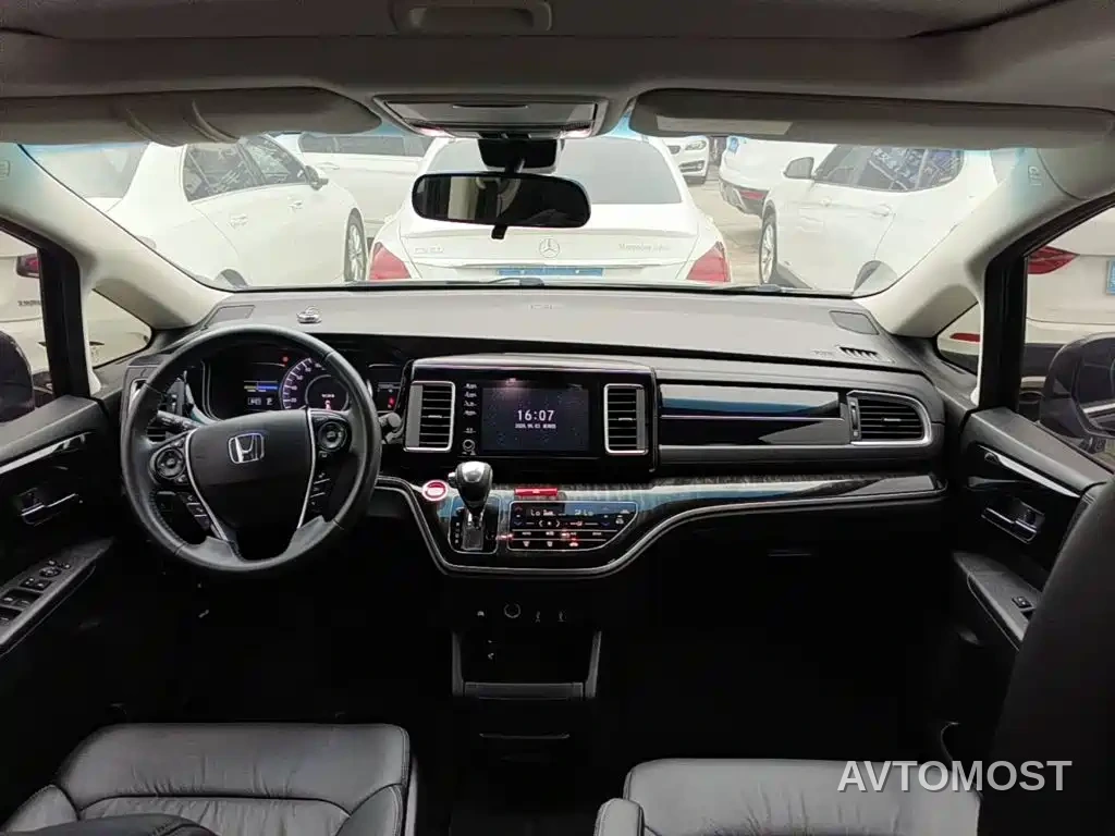 Honda Elysion 2019 2.0L Hybrid Luxury Edition — фото 12