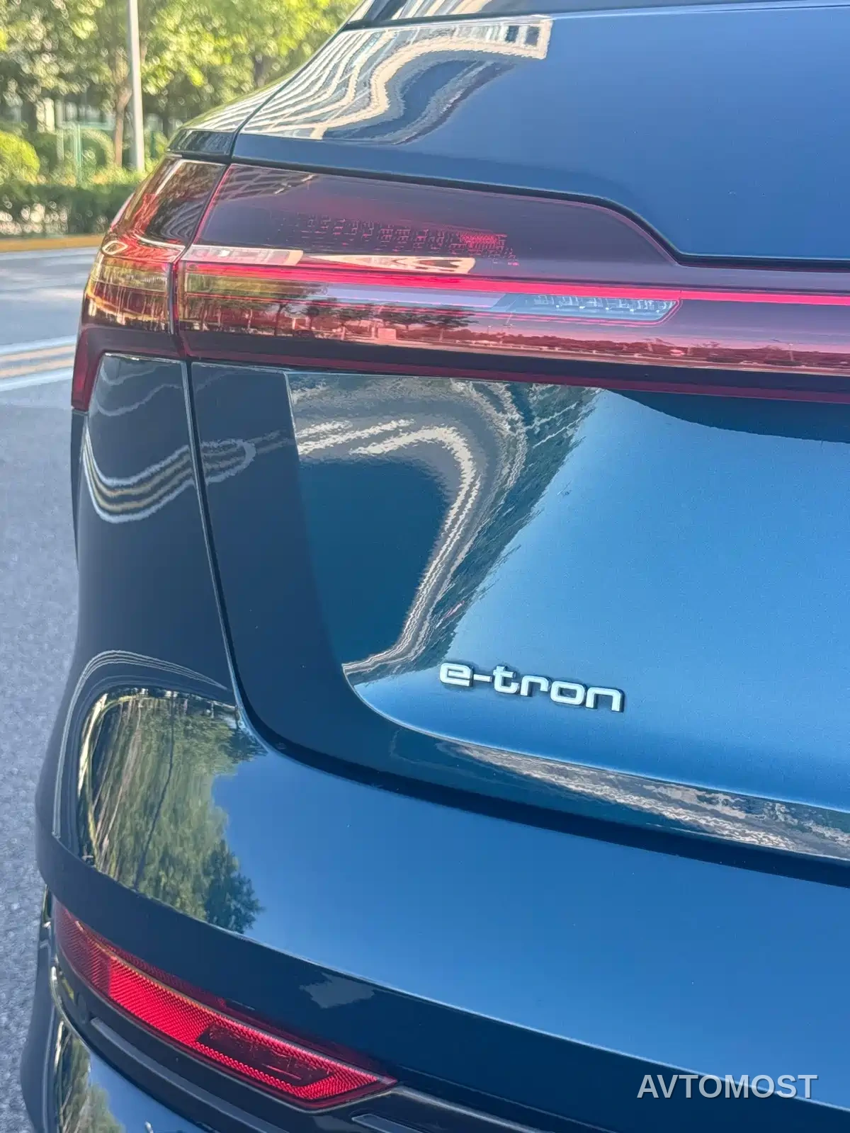 Audi e-tron (Import) 2019 55 quattro Fashion — фото 9