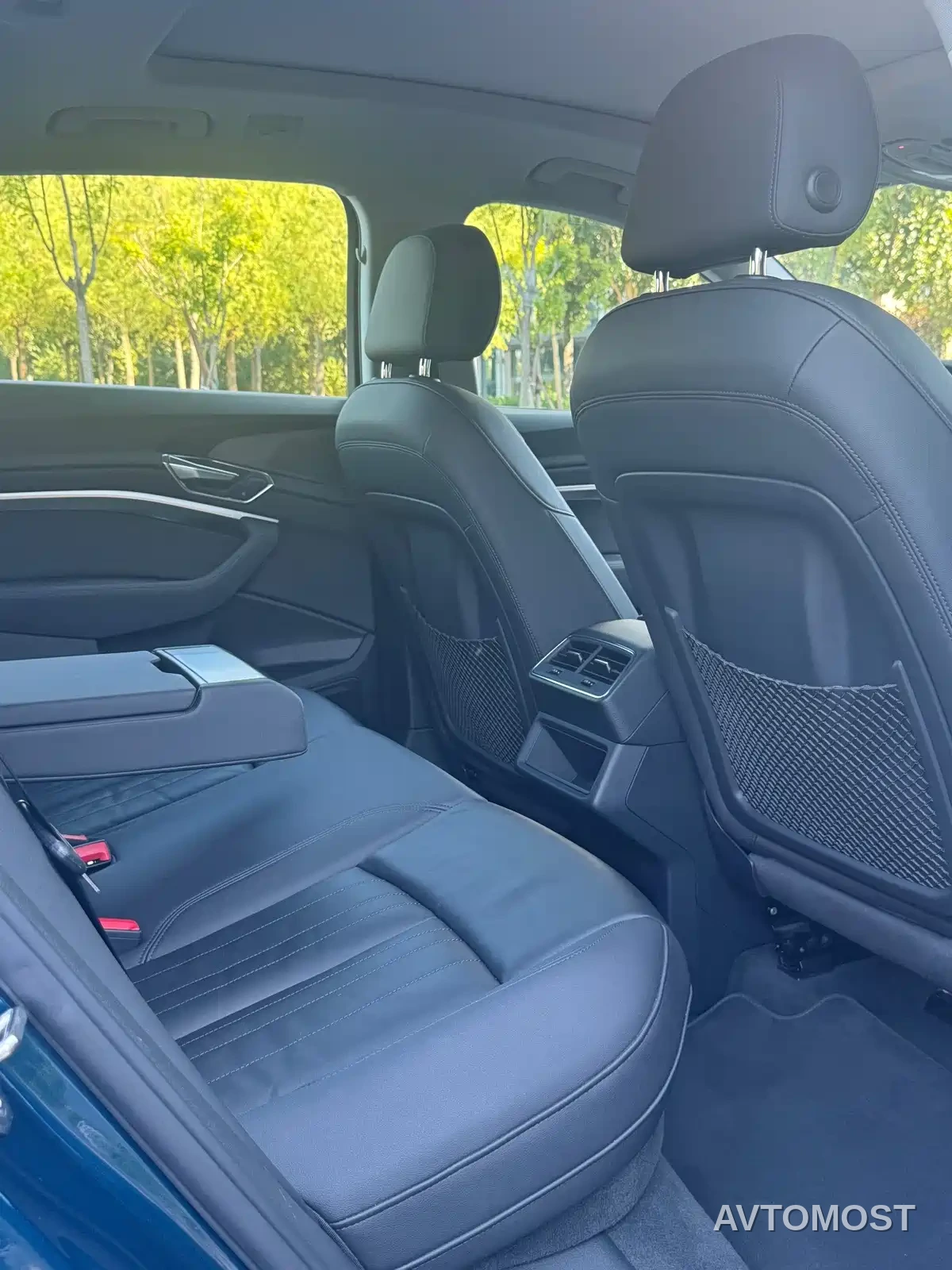 Audi e-tron (Import) 2019 55 quattro Fashion — фото 19