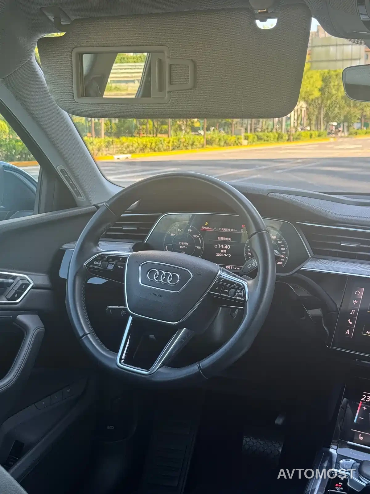 Audi e-tron (Import) 2019 55 quattro Fashion — фото 24