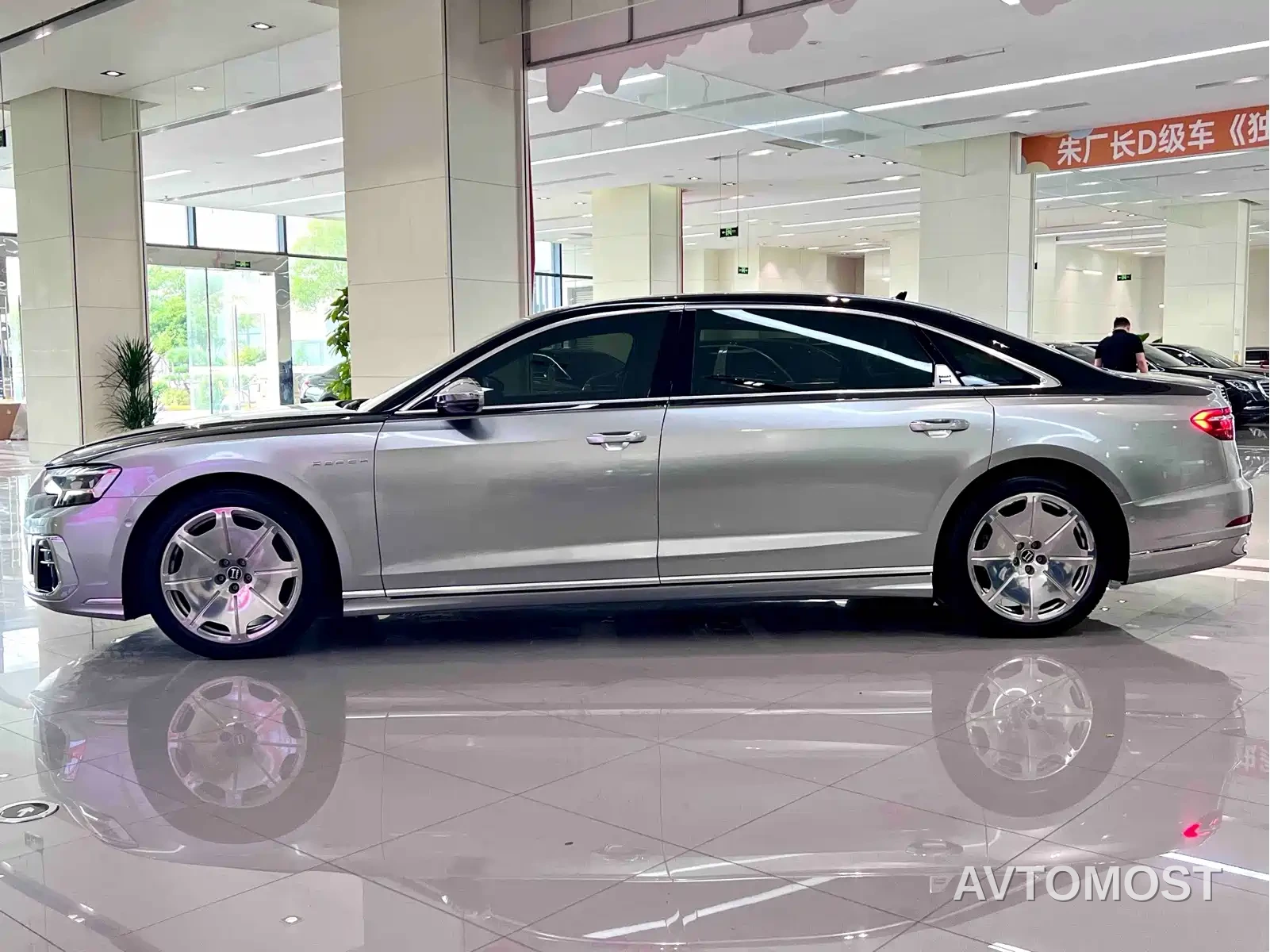 Audi A8 2022 A8L Horch Founder's Edition Legendary — фото 2