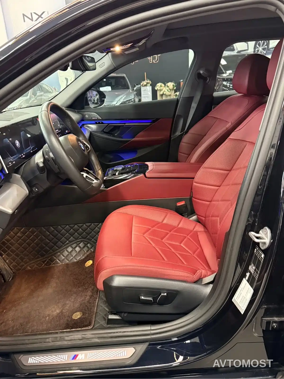 BMW 5 Series 2025 530Li Leading M Sport Package — фото 4