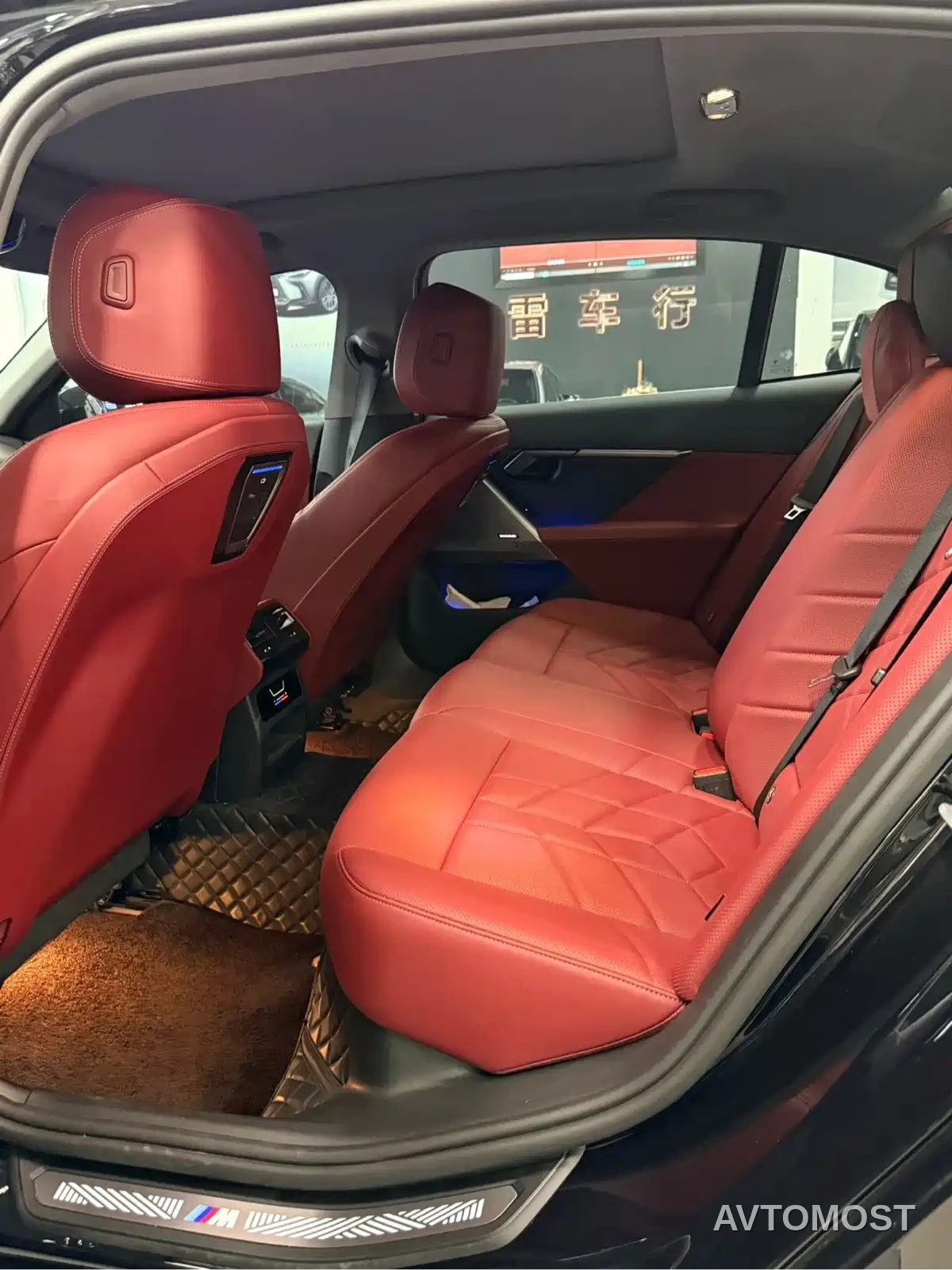 BMW 5 Series 2025 530Li Leading M Sport Package — фото 5
