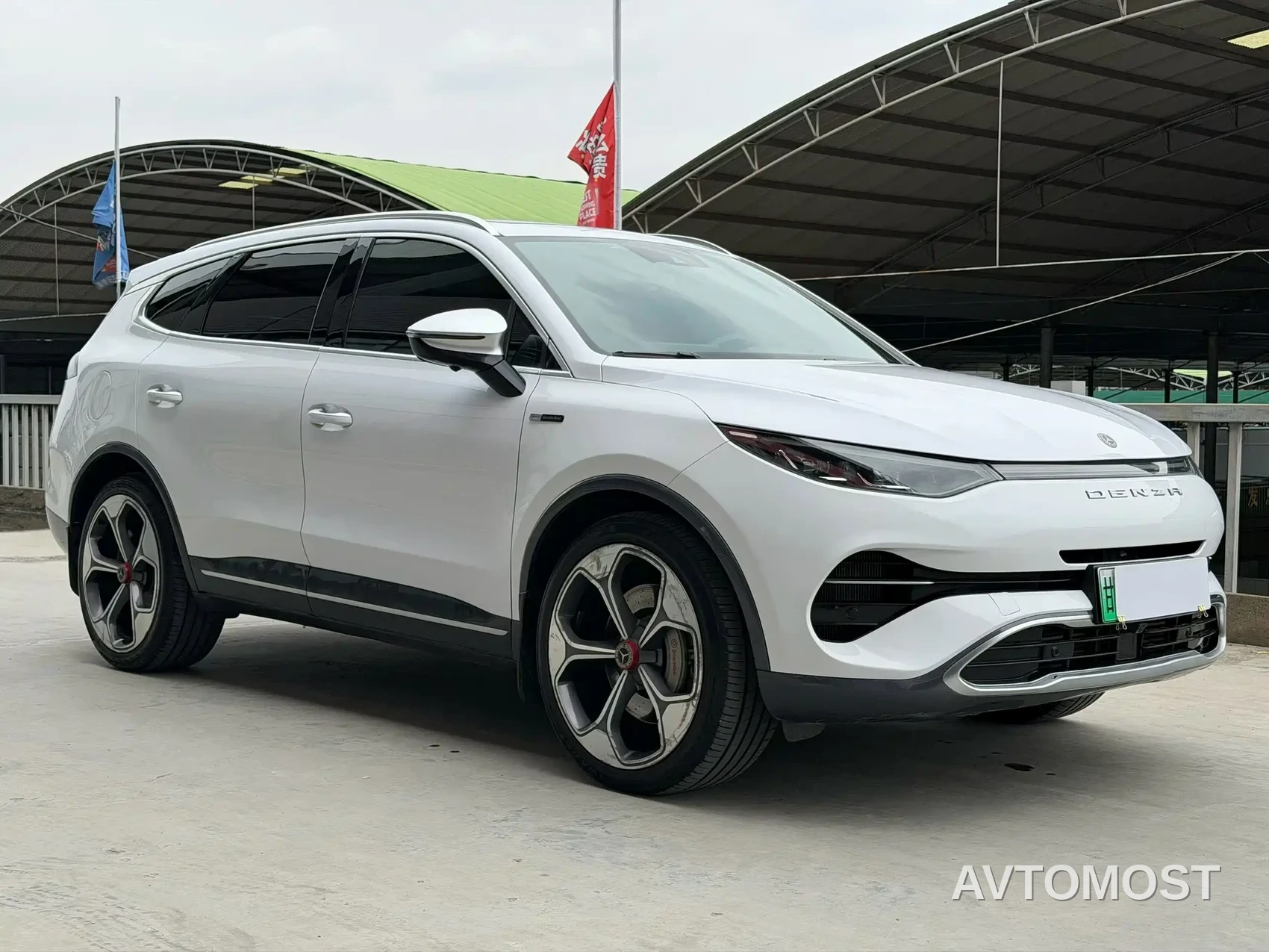 Denza X 2020 Model PHEV Flagship Edition — фото 2