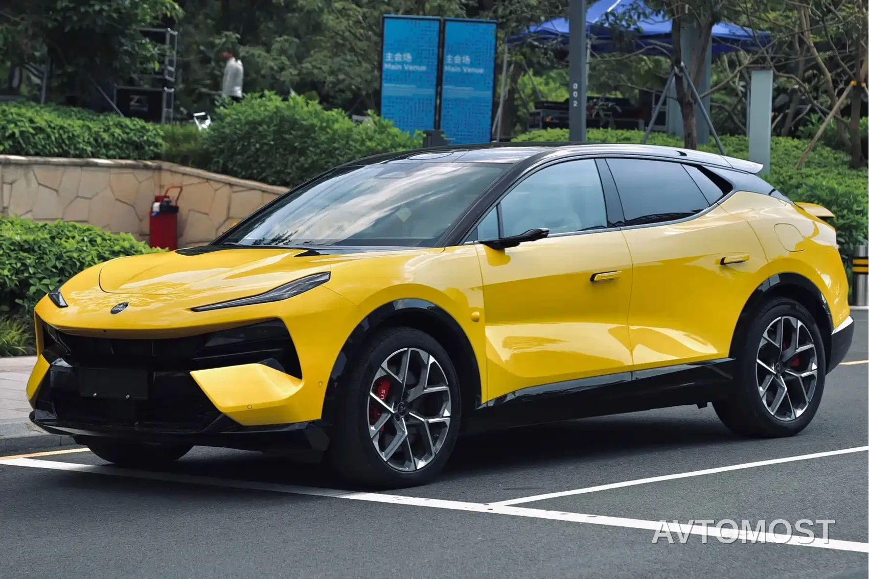 Lotus FOR ME 2026 Base Model 5-Seater — фото 1
