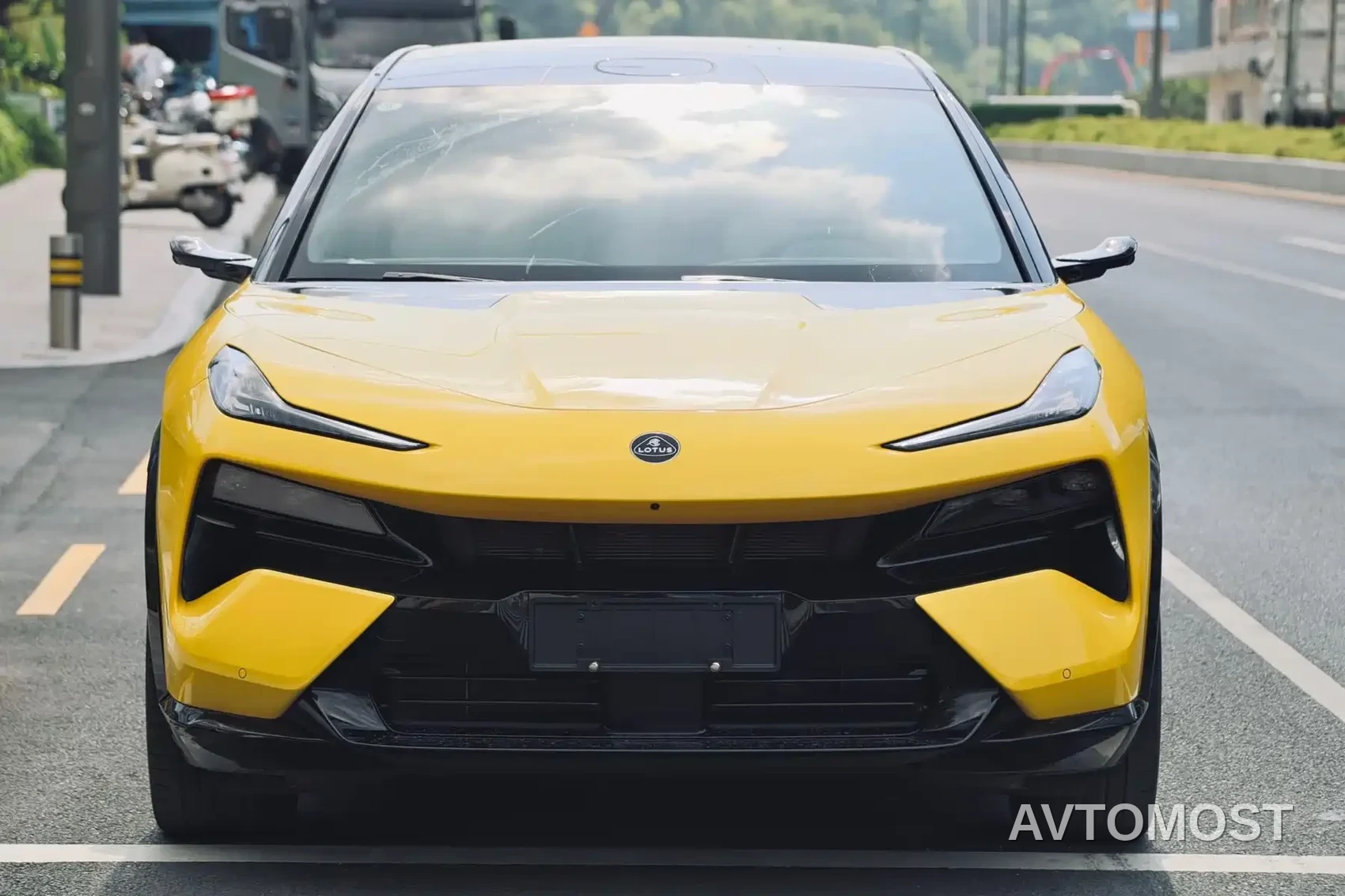 Lotus FOR ME 2026 Base Model 5-Seater — фото 4
