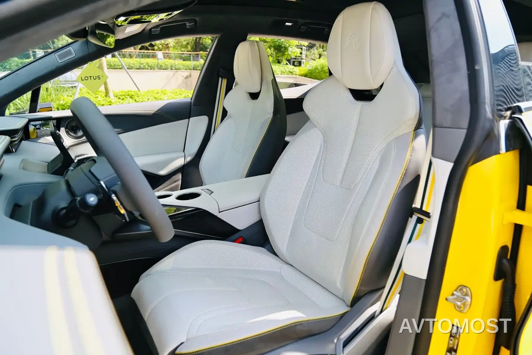 Lotus FOR ME 2026 Base Model 5-Seater — фото 10