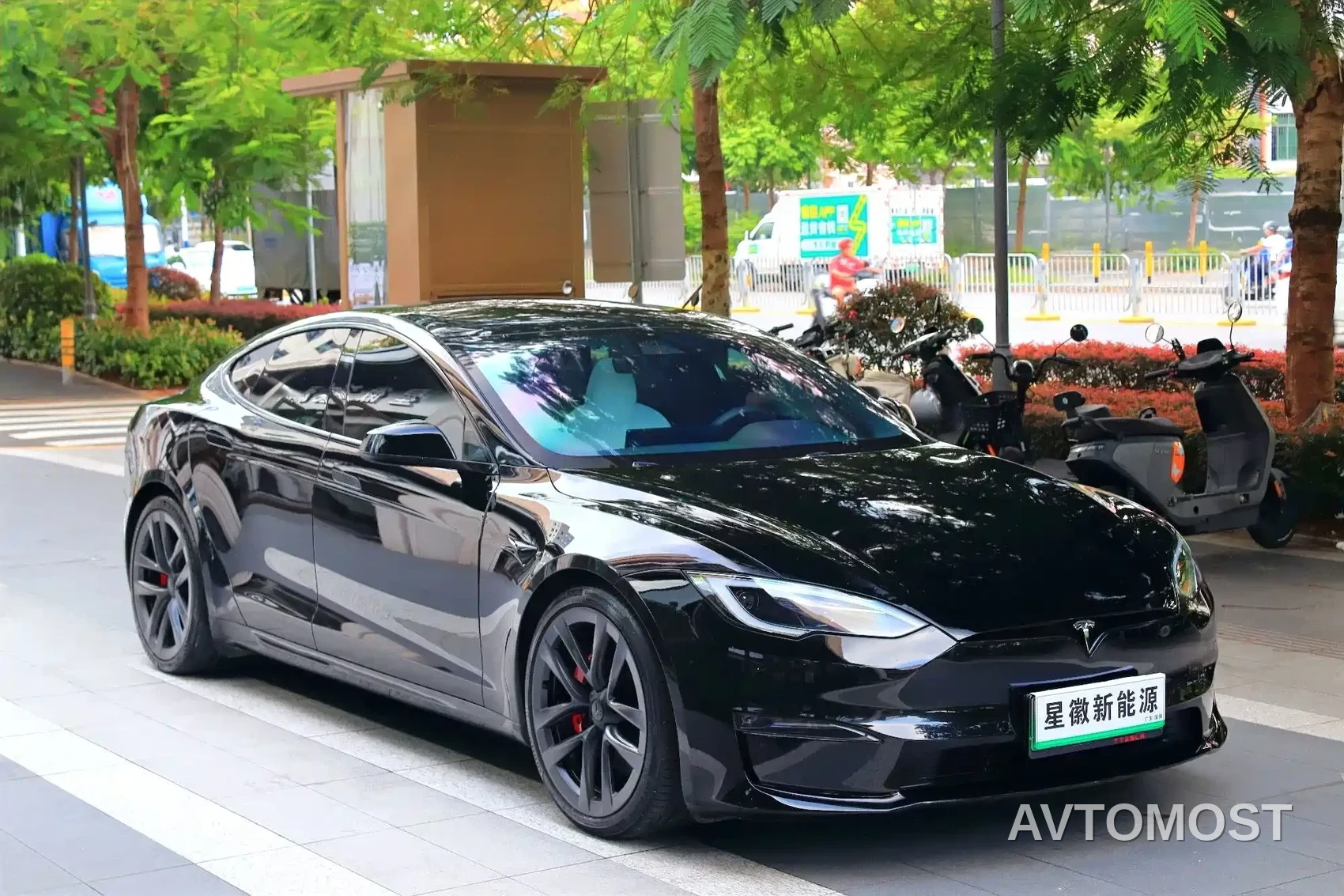 Tesla Model S 2023 Tri-motor AWD Plaid — фото 3