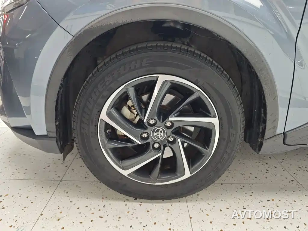 Toyota C-HR 2021 Dual Engine 2.0L E-CVT Luxury Edition — фото 17