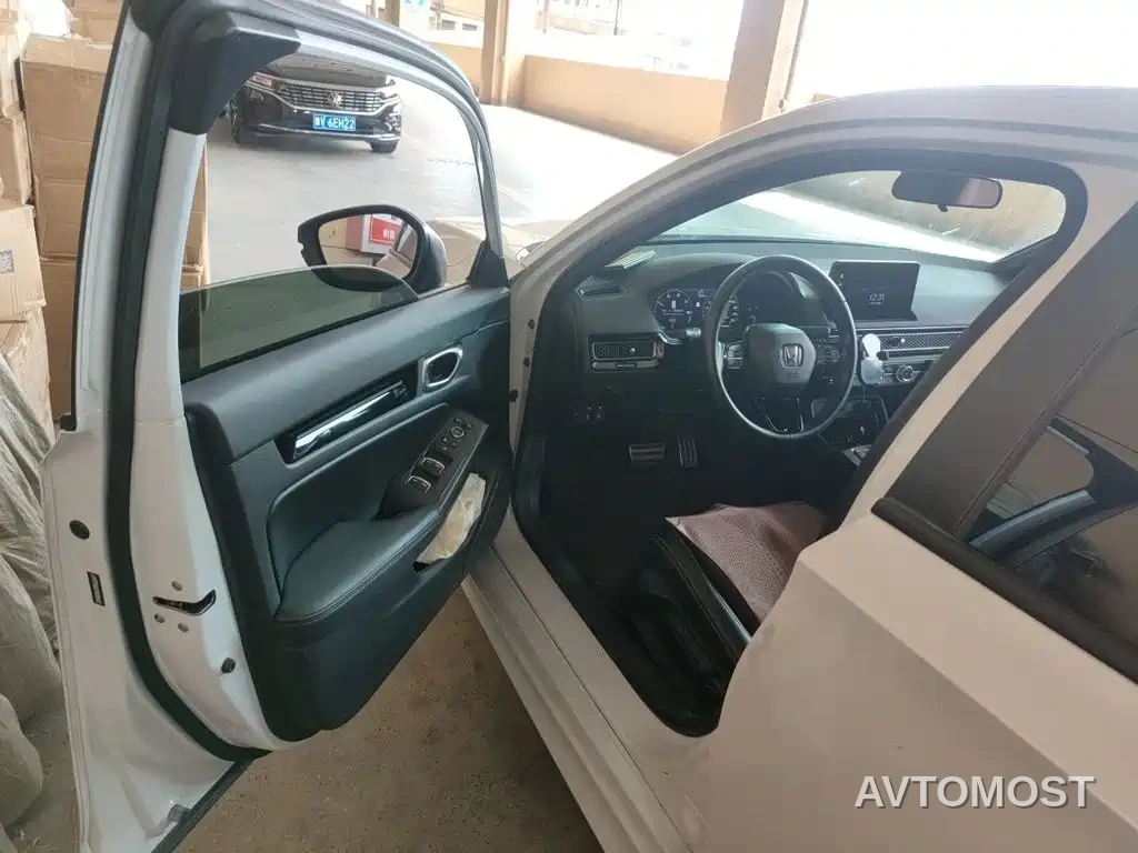 Honda Civic 2023 2.0L e:HEV Sharp Edition — фото 14