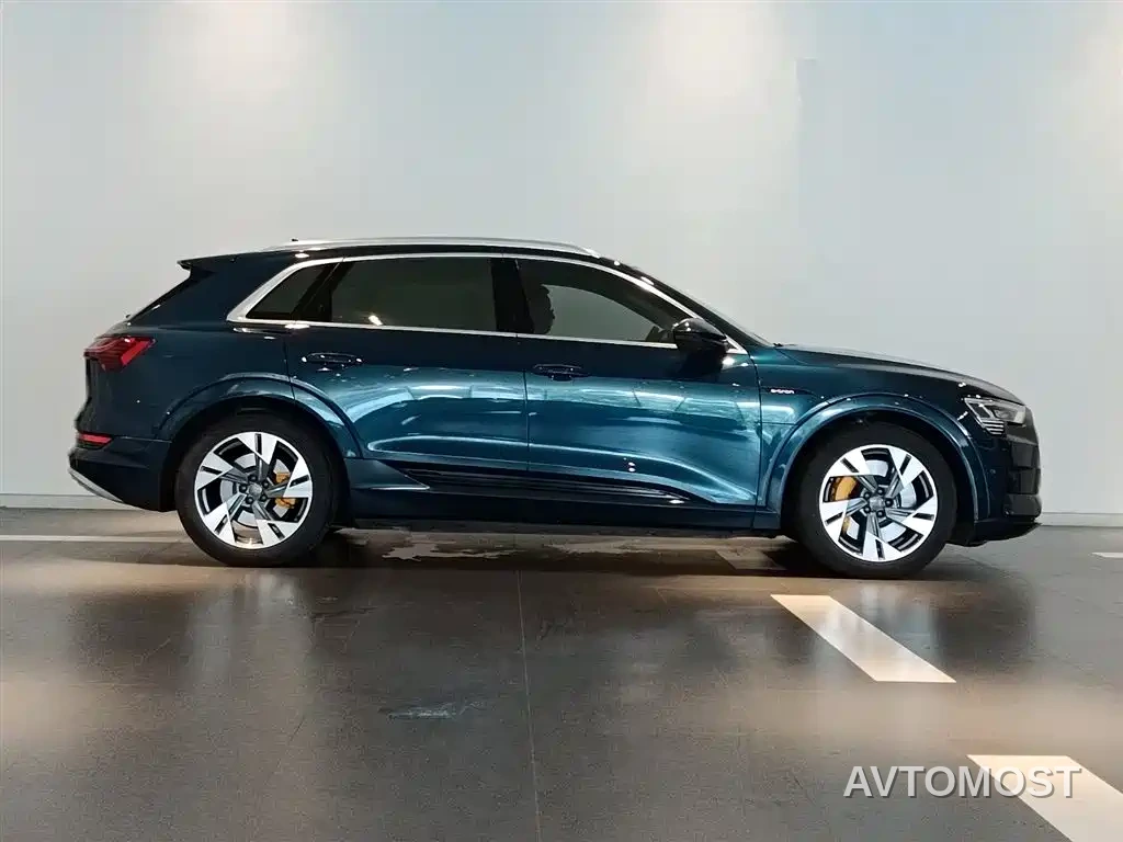 Audi e-tron (Import) 2019 55 quattro Fashion — фото 4