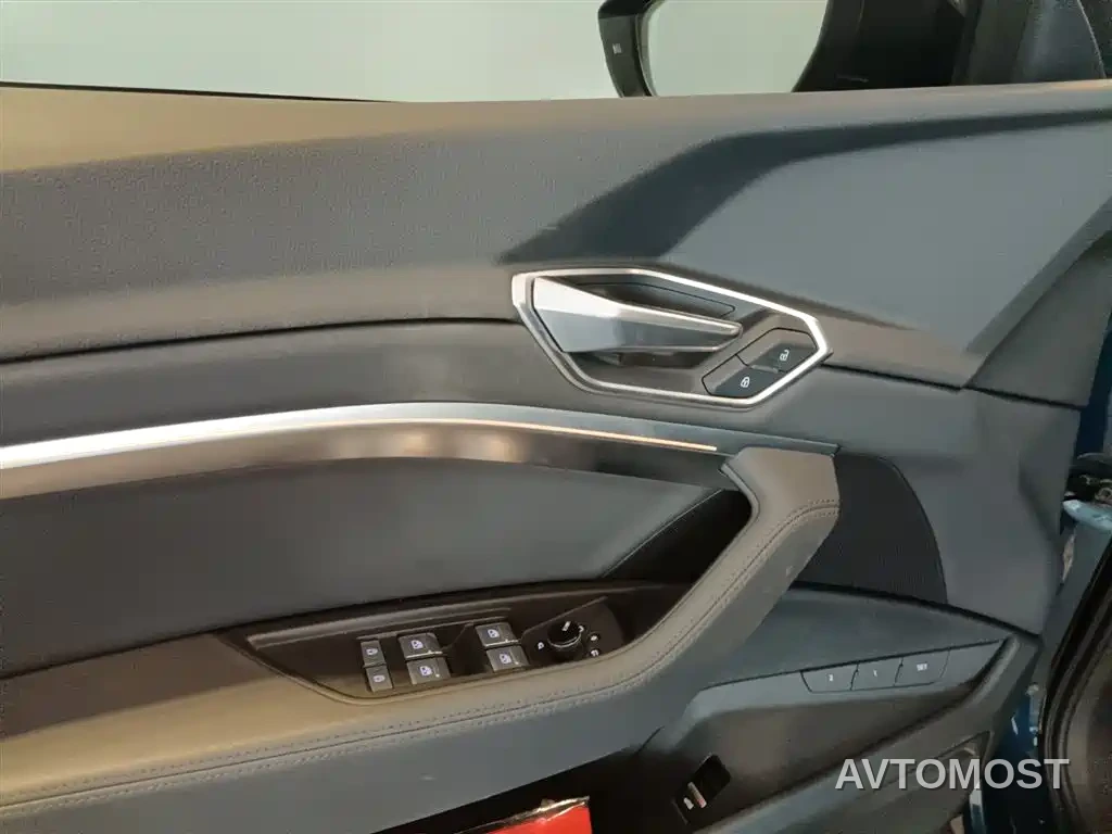 Audi e-tron (Import) 2019 55 quattro Fashion — фото 13