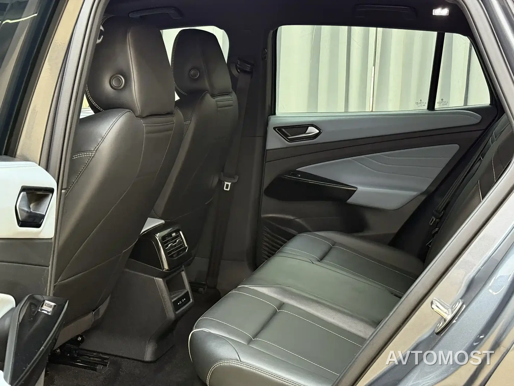 Volkswagen ID.4 X 2022 Intelligent Pure Edition — фото 6