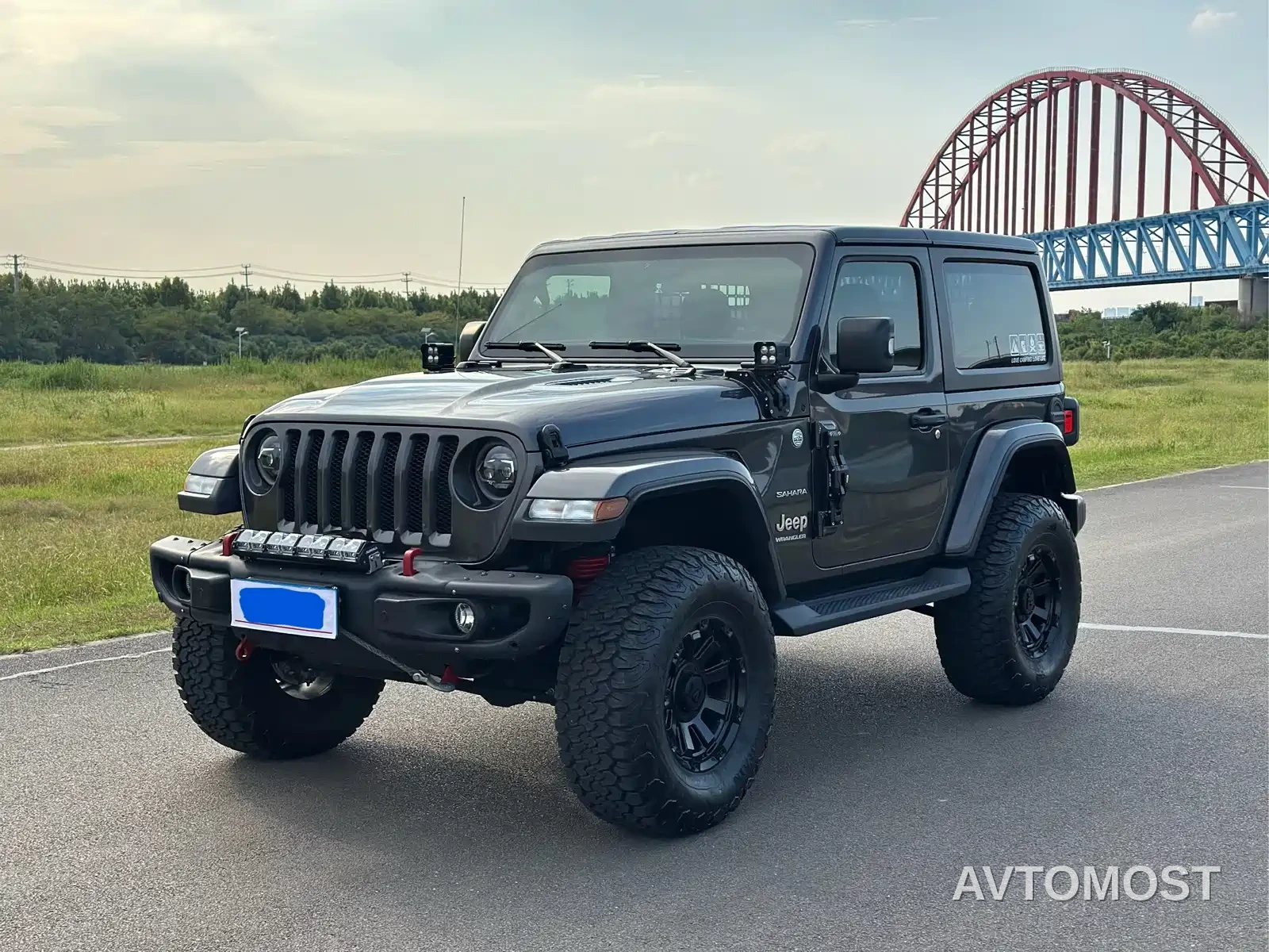 Jeep Wrangler 2021 2.0T Sahara Two-Door — фото 1